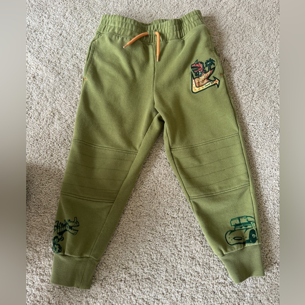 Disneyland Dino park green sweat pants size 3-4